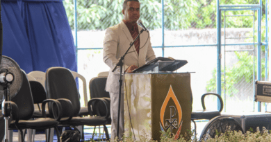 Presbítero Luiz Antônio ministrou a palavra no segundo dia de retiro jovem