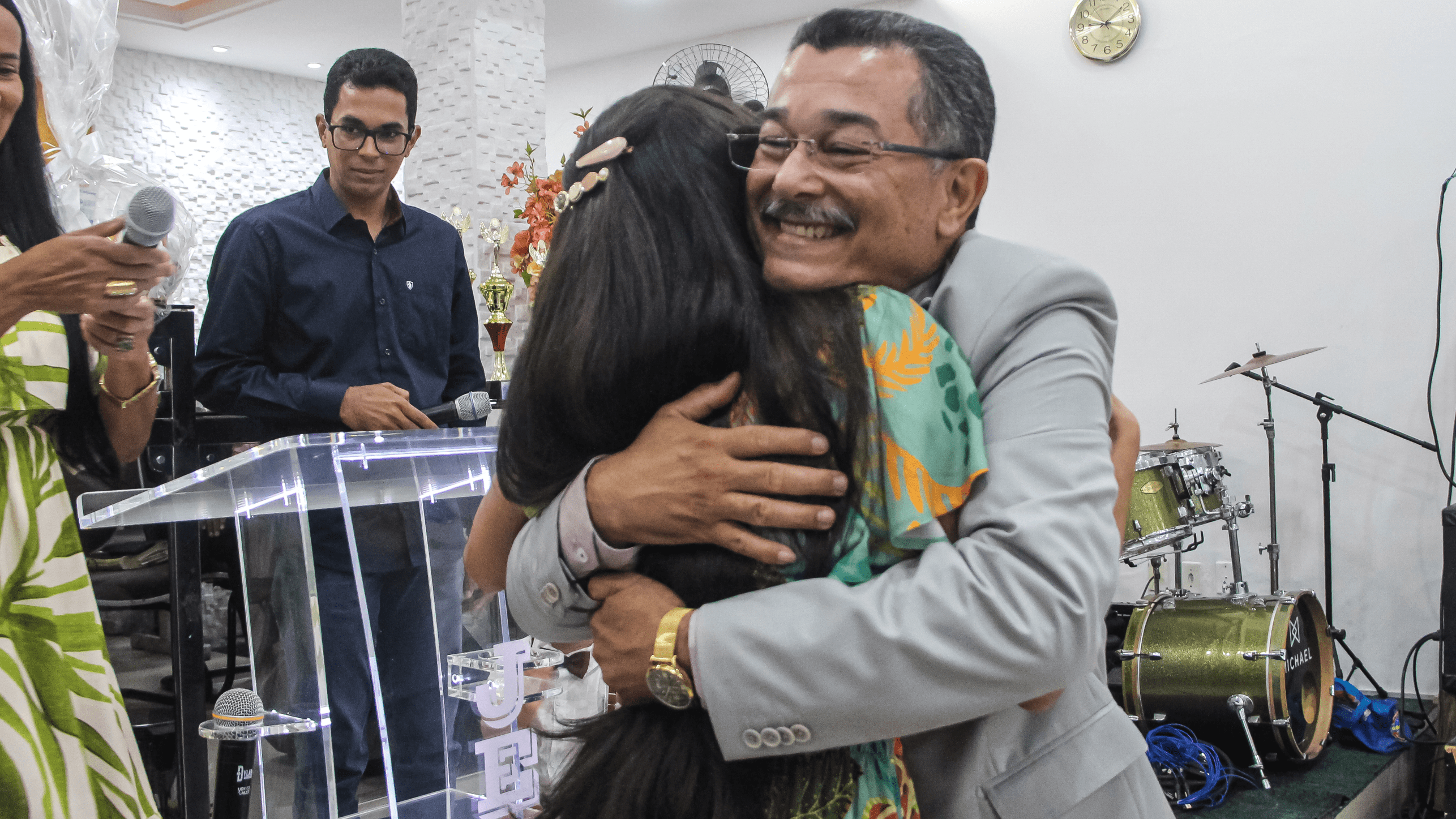 Pastor Cláudio Lemos e família.