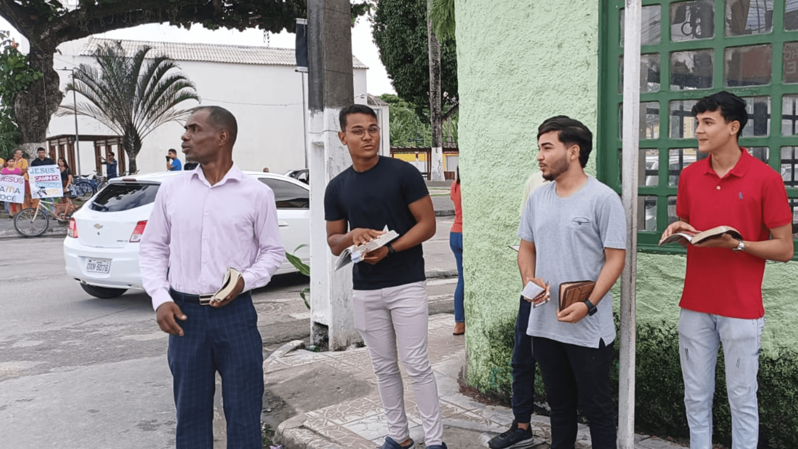 Grupo 1 se concentrou na praça Nossa Senhora das Graças. Grupo 1 se concentrou na praça Nossa Senhora das Graças.