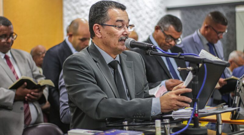 Pastor Cláudio analisa a benignidade, a bondade e a fé no culto de doutrina desta terça-feira (29)