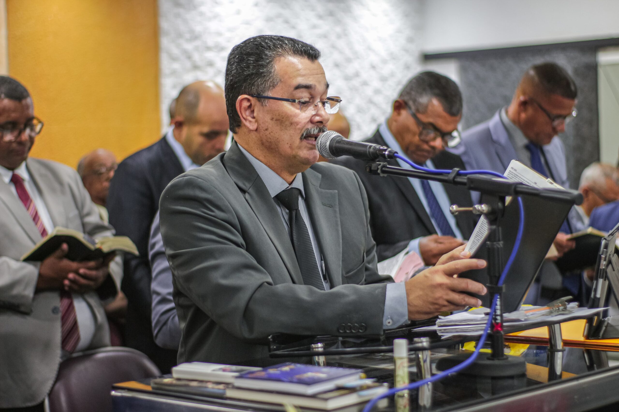 Pastor Cláudio analisa a benignidade, a bondade e a fé no culto de doutrina desta terça-feira (29)