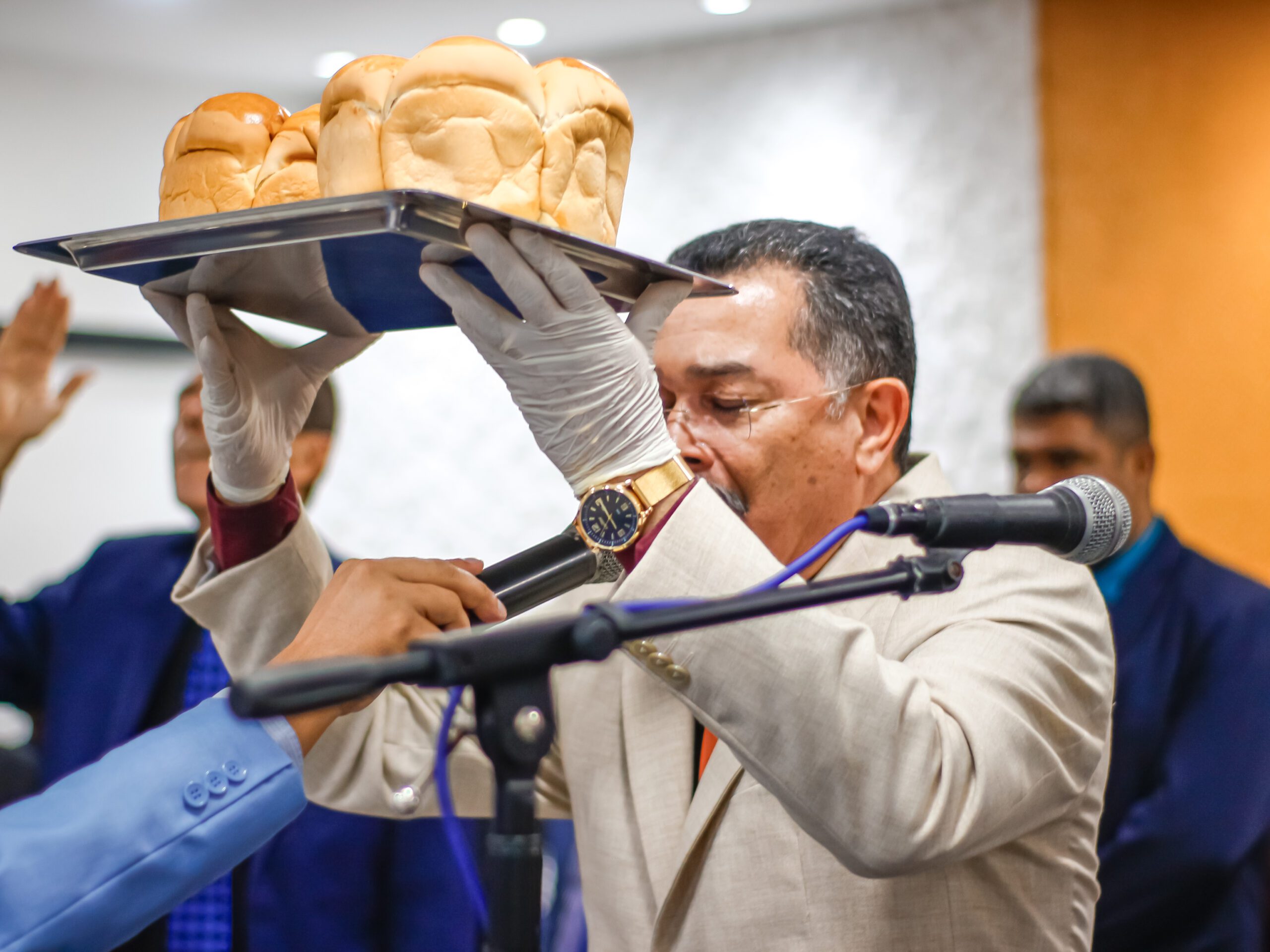 Três pessoas entregam suas vidas a Cristo na primeira Santa Ceia de 2024 – Imagem: Anderson Siqueira/Mídia AD Chã do Pilar