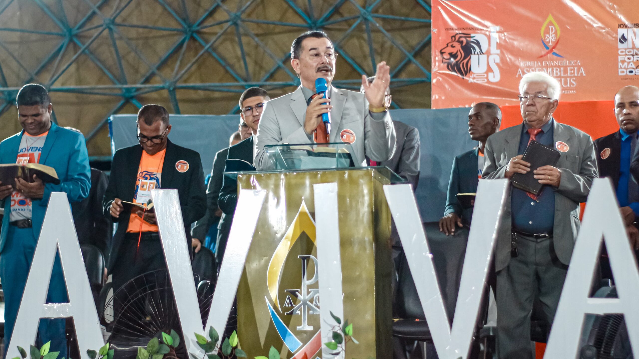 Quatro pessoas entregaram suas vidas a Cristo na abertura do 9° Aviva – Imagem: Anderson Siqueira/Mídia AD Chã do Pilar