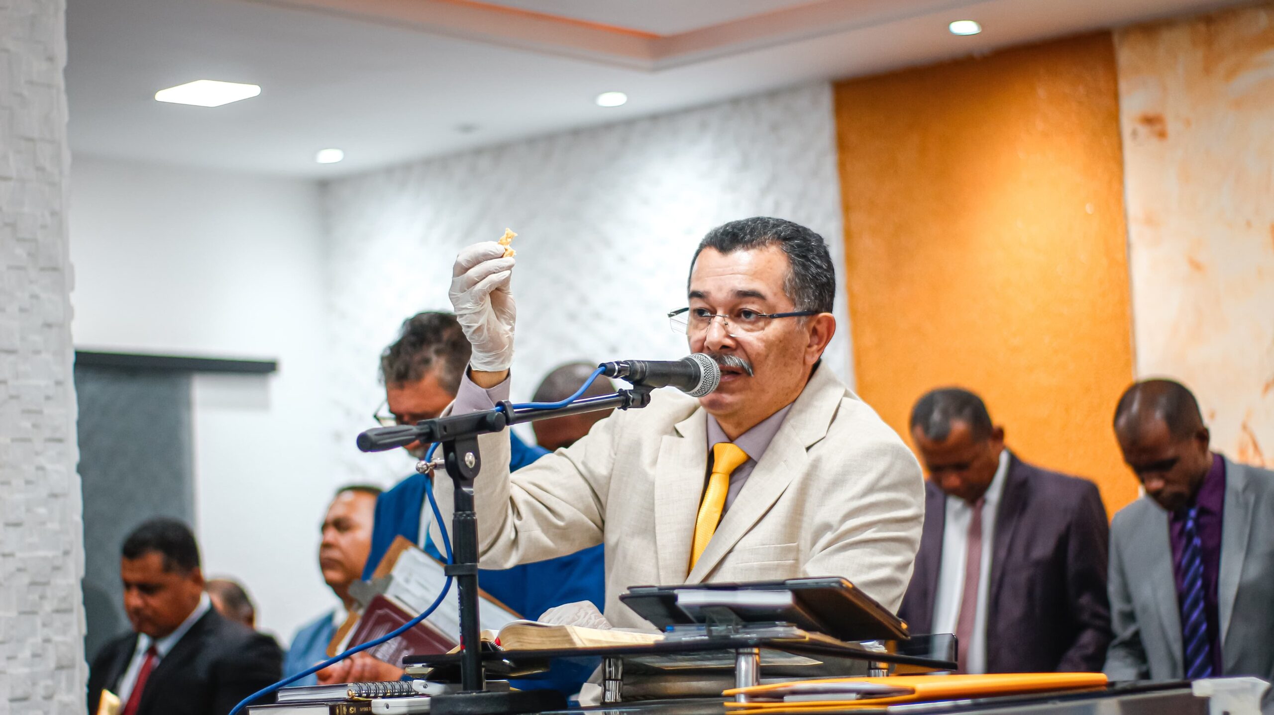 Santa Ceia: pastor Cláudio ministra sobre como obter vitória sobre a tentação – Imagem: Anderson Siqueira/Mídia AD Chã do Pilar