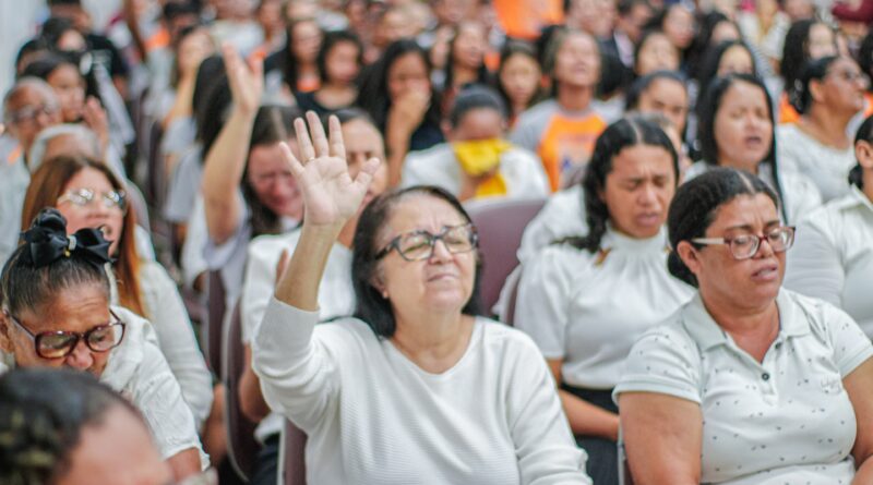Centenas de pessoas participam da Santa Ceia de maio da AD Chã do Pilar – Imagem: Anderson Siqueira/Mídia AD Chã do Pilar