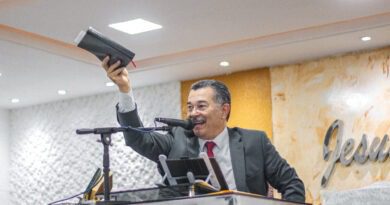 Santa Ceia: pastor Cláudio ministra sobre como ser amigo de Deus em Cristo Jesus – Imagem: Anderson Siqueira/Mídia AD Chã do Pilar