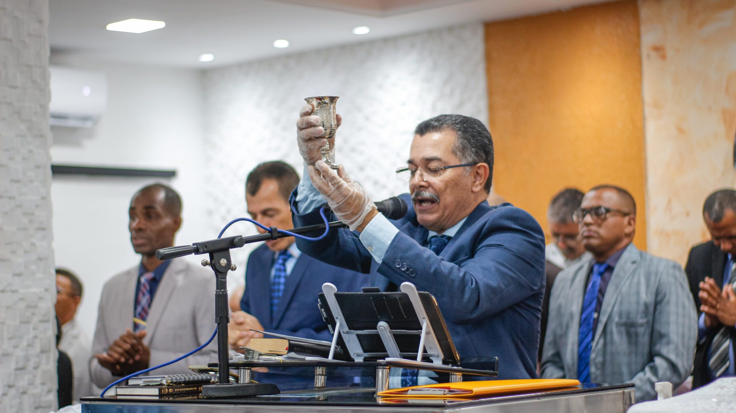 Santa Ceia: “quando erramos o nome de Cristo é quem sofre”, afirma pastor Cláudio – Imagem: Anderson Siqueira/Mídia AD Chã do Pilar