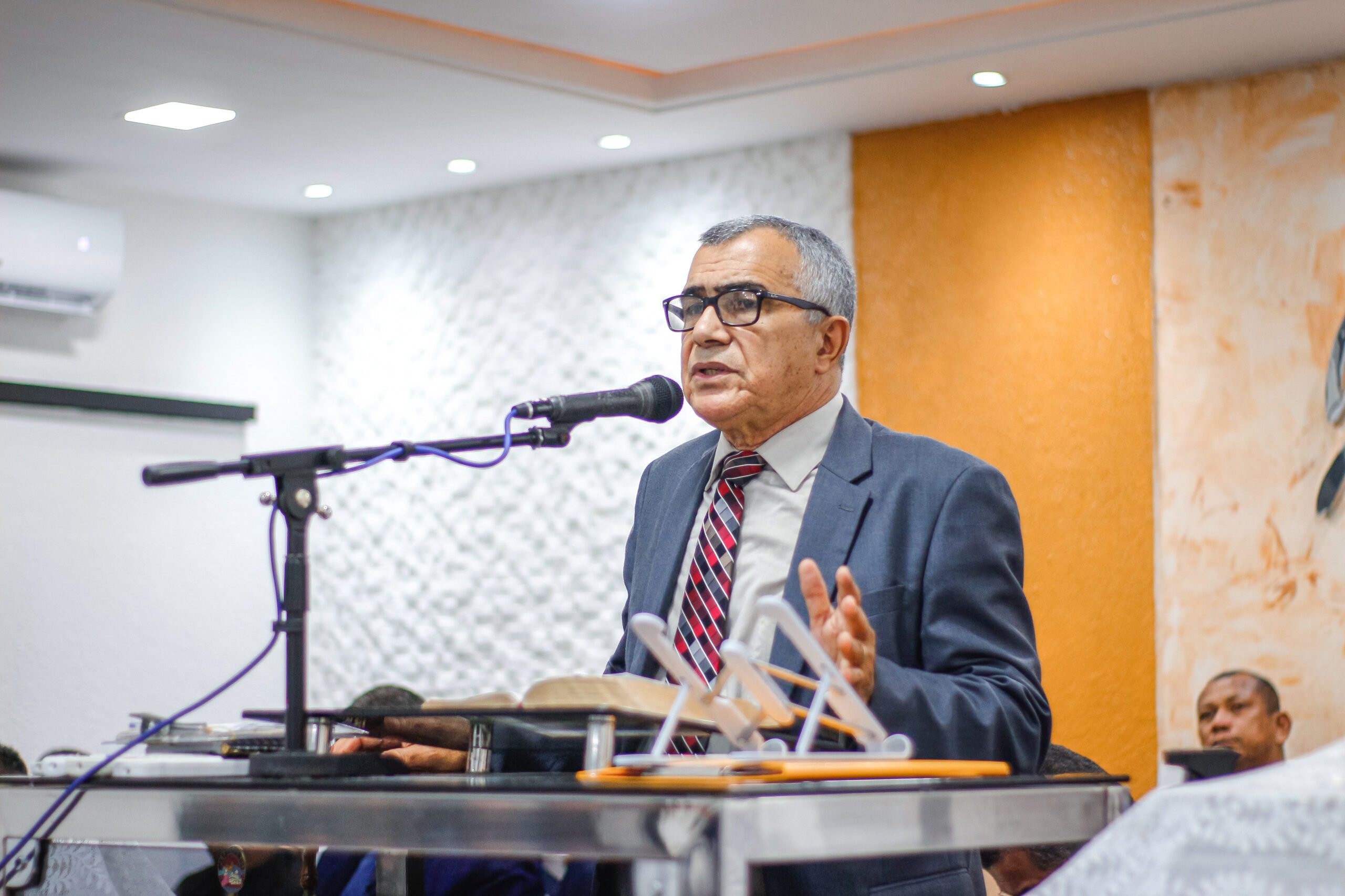 Missionário Pedro Tavares ministra na Santa Ceia de setembro da AD Chã do Pilar – Imagem: Anderson Siqueira/ADCOM