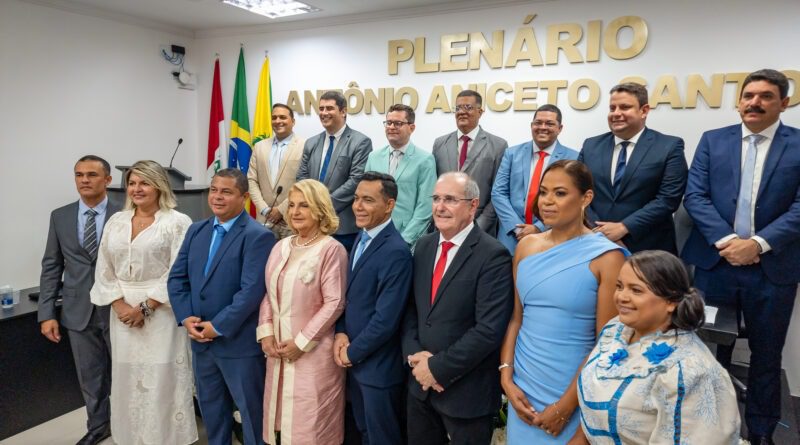 Pastor Cláudio Lemos acompanha posse da prefeita, vice-prefeito e vereadores de Pilar – Imagem: Nataniely Nogueira/ADCOM