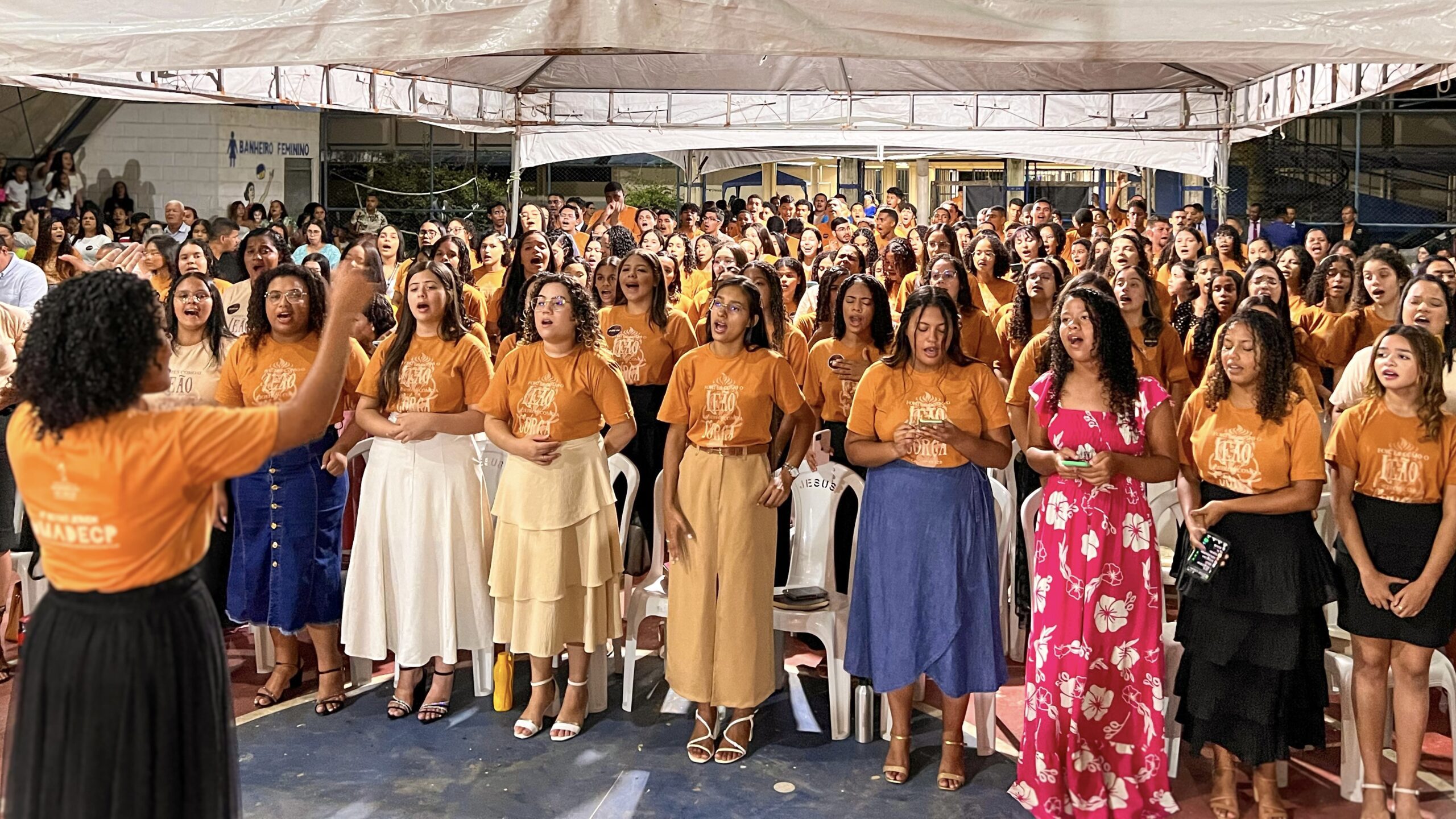 10 anos de Aviva Chã do Pilar: noite de adoração a Deus marca a abertura do evento  – Imagem: Ruan Max/ADCOM