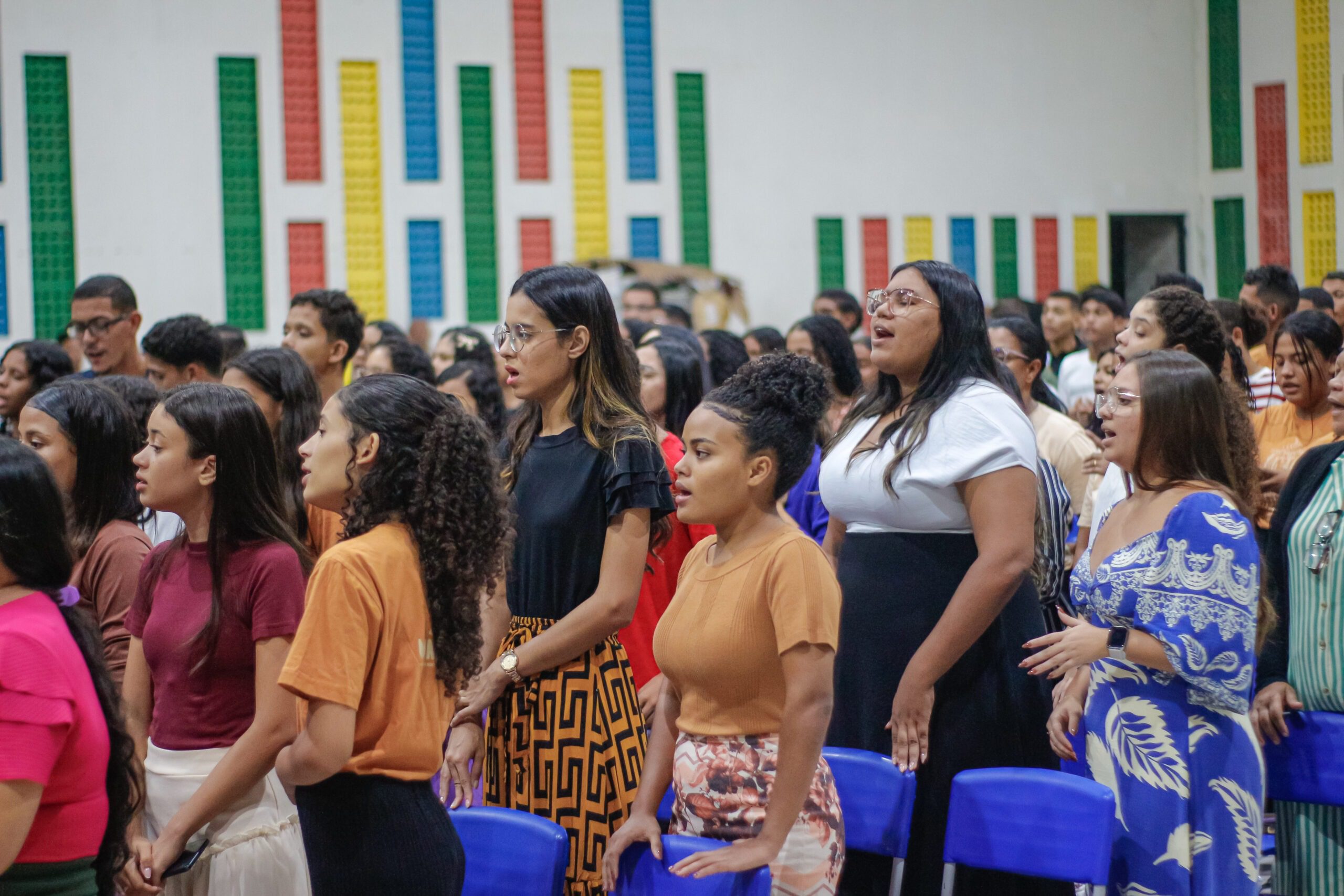 O encontro teve louvores, pregação da Palavra e momentos de oração.