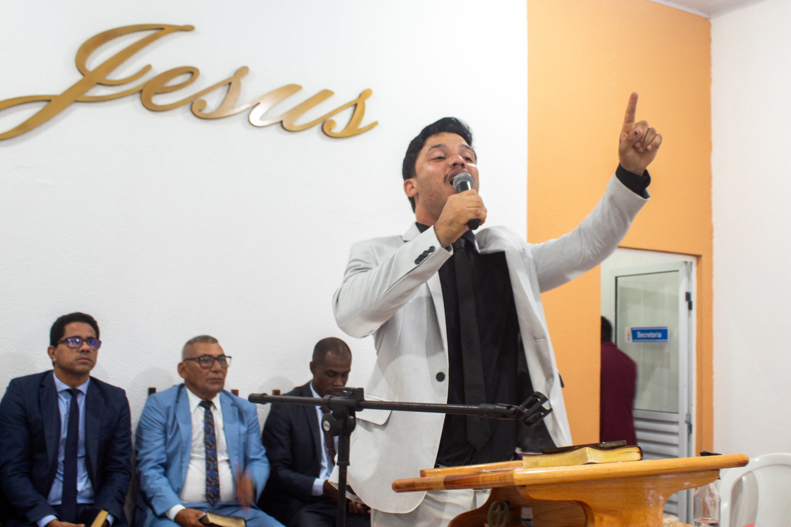 Cinco pessoas aceitam a Jesus em festividade dos jovens no Imburí - Imagem: Iasmin Oliveira/ADCOM