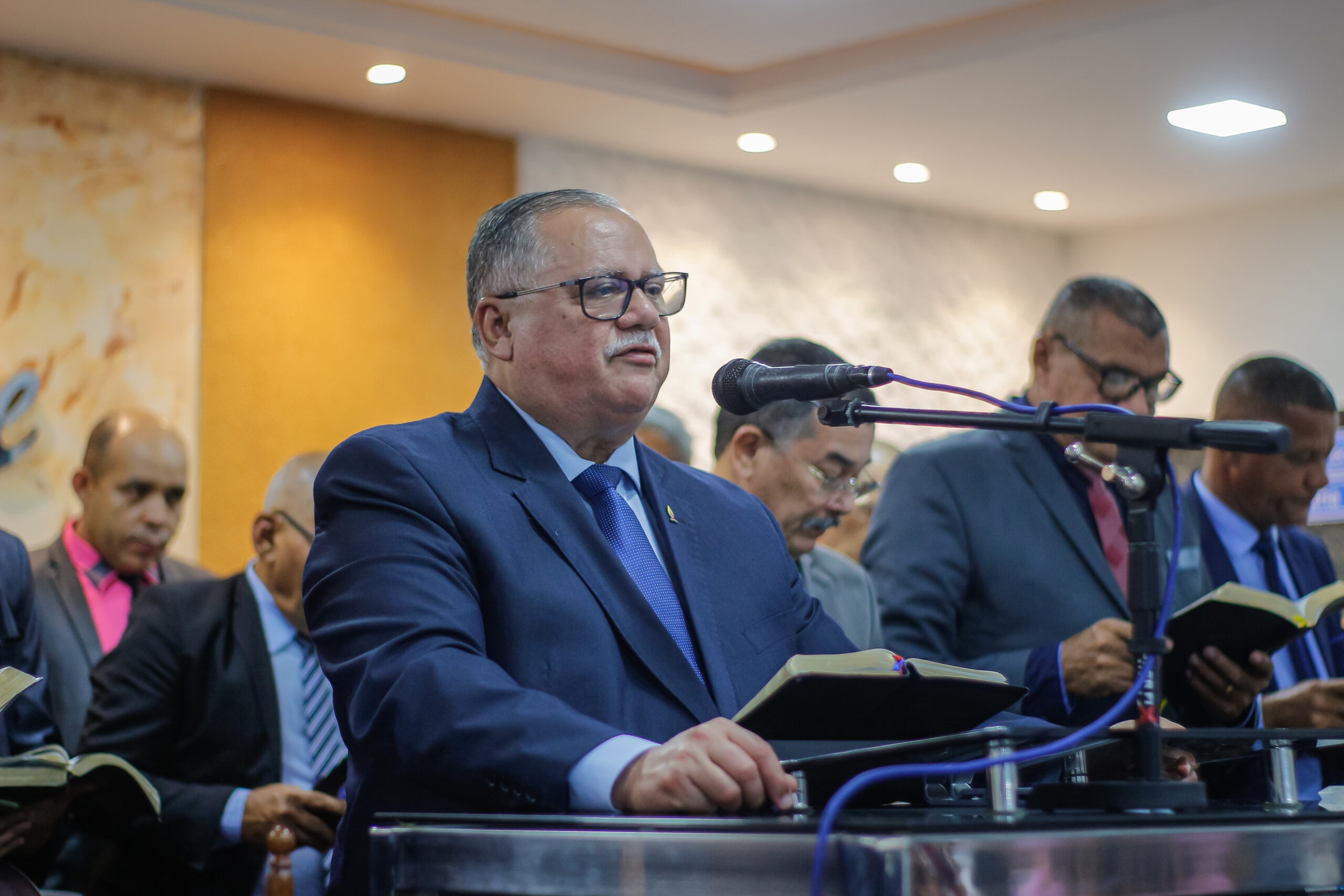Pastor-presidente participa de culto de gratidão pelos 56 anos do pastor Cláudio Lemos - Imagem: Anderson Siqueira/ADCOM
