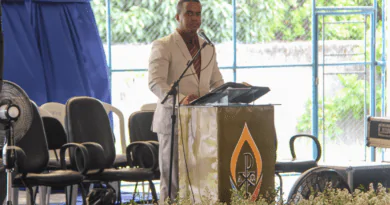 Presbítero Luiz Antônio ministrou a palavra no segundo dia de retiro jovem