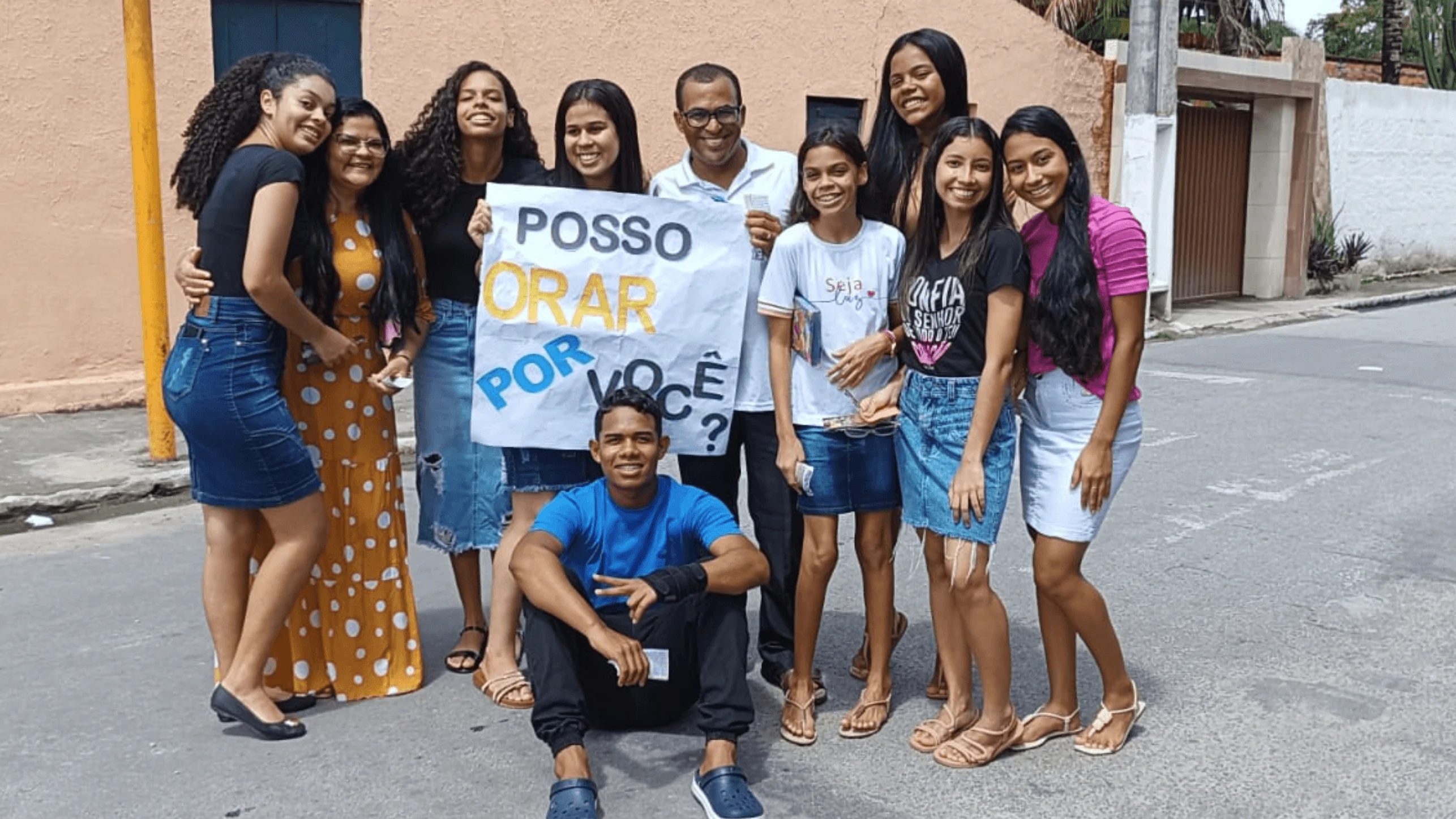 Grupo 1 se concentrou na praça Nossa Senhora das Graças. Grupo 1 se concentrou na praça Nossa Senhora das Graças.