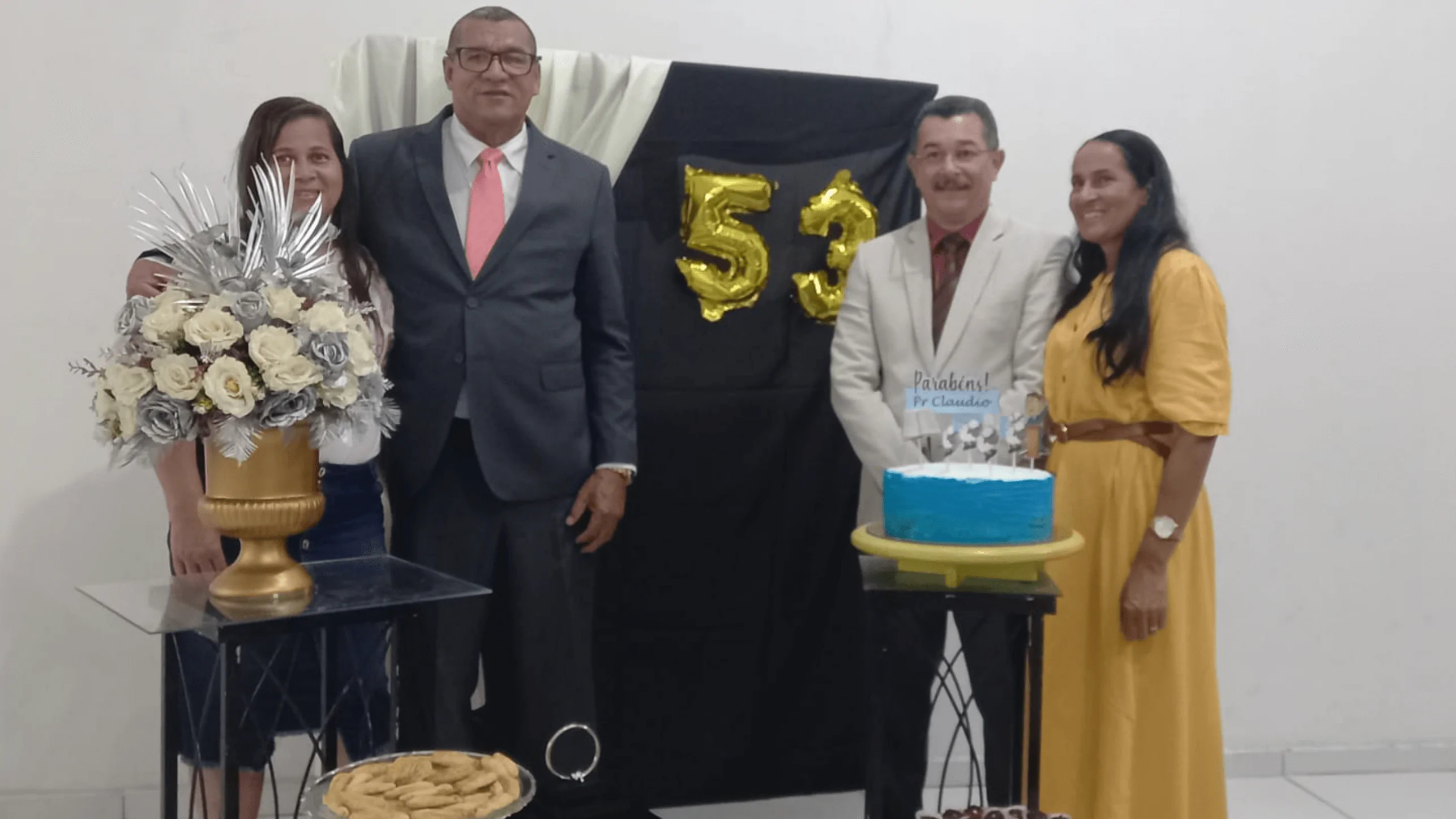 Aniversário do pastor Cláudio em Mangabeiras.