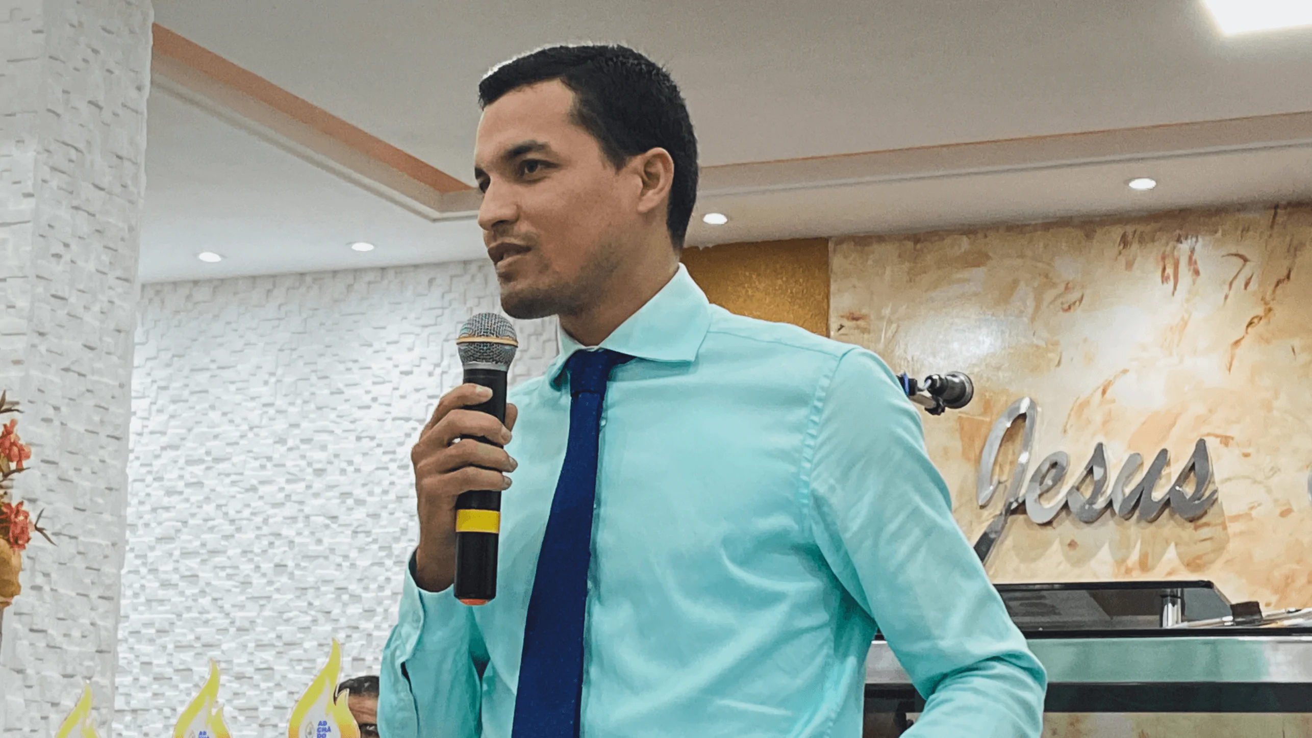 EBL realiza culto de agradecimento com entrega de certificados.