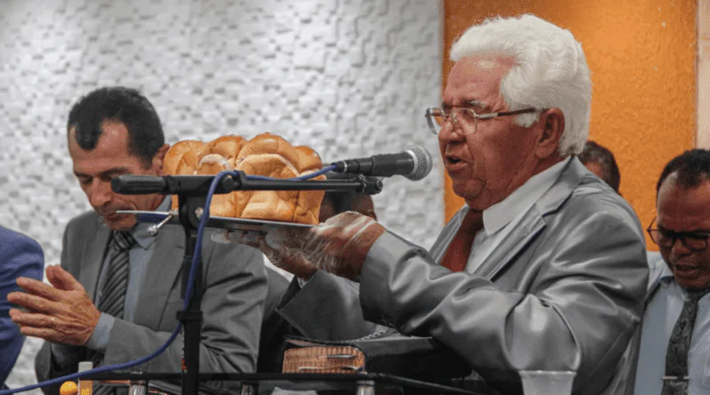 Santa Ceia de julho: pastor Benedito destaca as escolhas de Raabe e Acã.