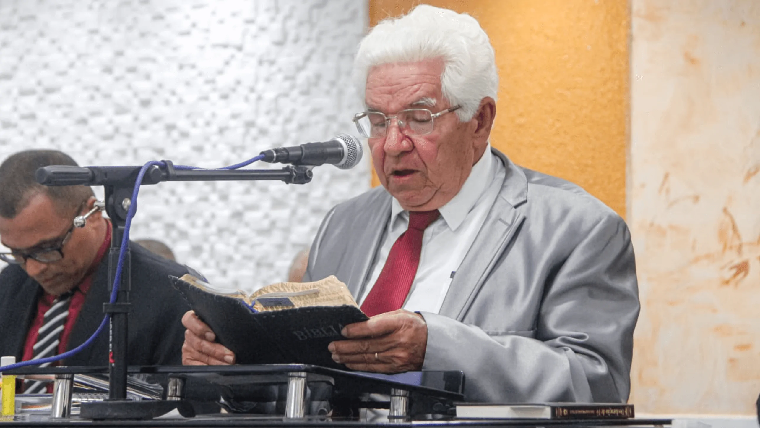 Santa Ceia de julho: pastor Benedito destaca as escolhas de Raabe e Acã.