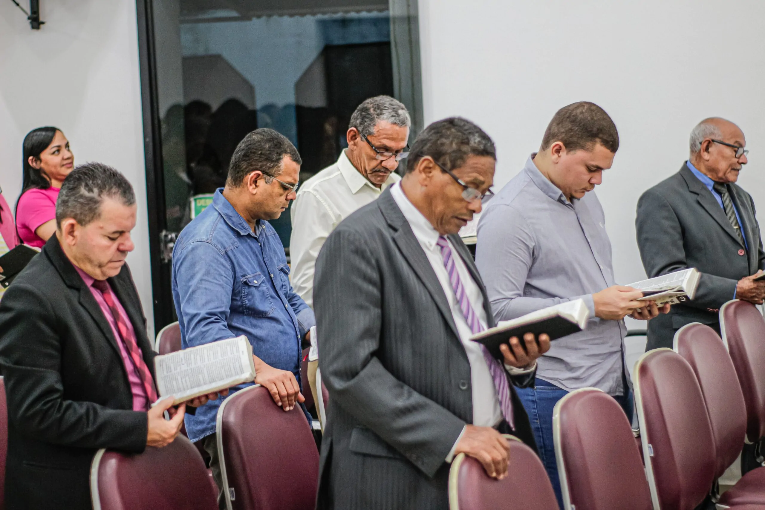 Culto de doutrina: “O amor só é amor quando é doado”, afirma o pastor Cláudio.