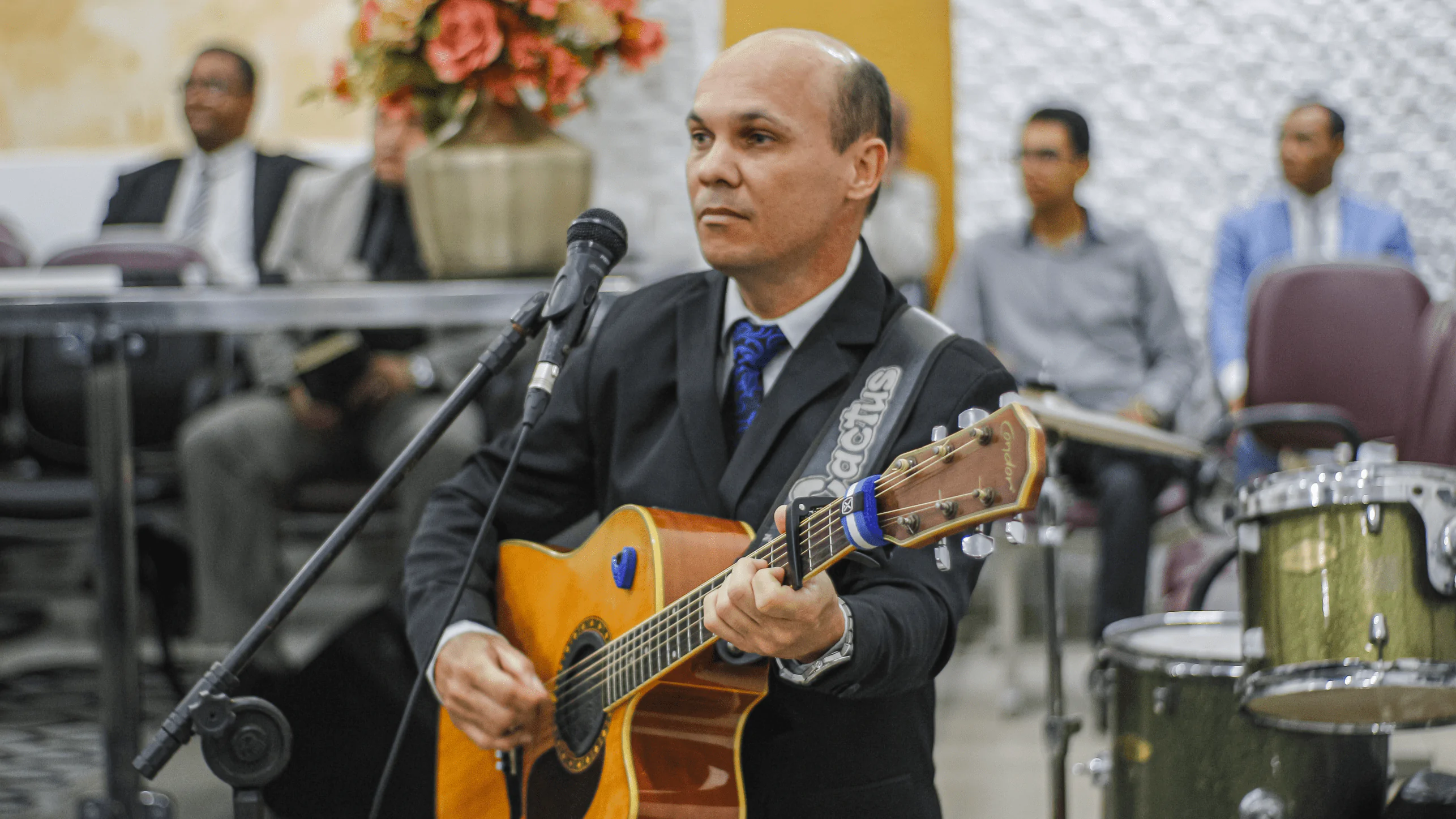 O conjunto Hinos de Sião foi convidado pelo departamento de senhores Chama Viva. O conjunto Hinos de Sião foi convidado pelo departamento de senhores Chama Viva.