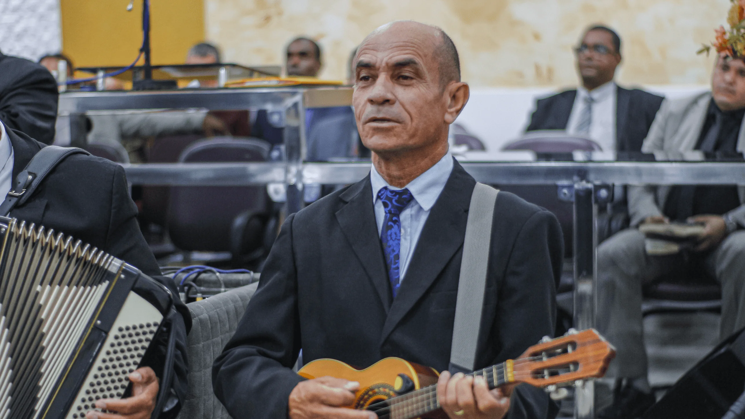 O conjunto Hinos de Sião foi convidado pelo departamento de senhores Chama Viva. O conjunto Hinos de Sião foi convidado pelo departamento de senhores Chama Viva.
