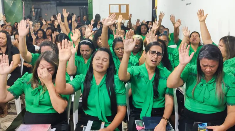 Nicodemos: 13 pessoas aceitam a Jesus em cultos de ação de graças das senhoras – Imagem: Luânderson/Mídia AD Chã do Pilar