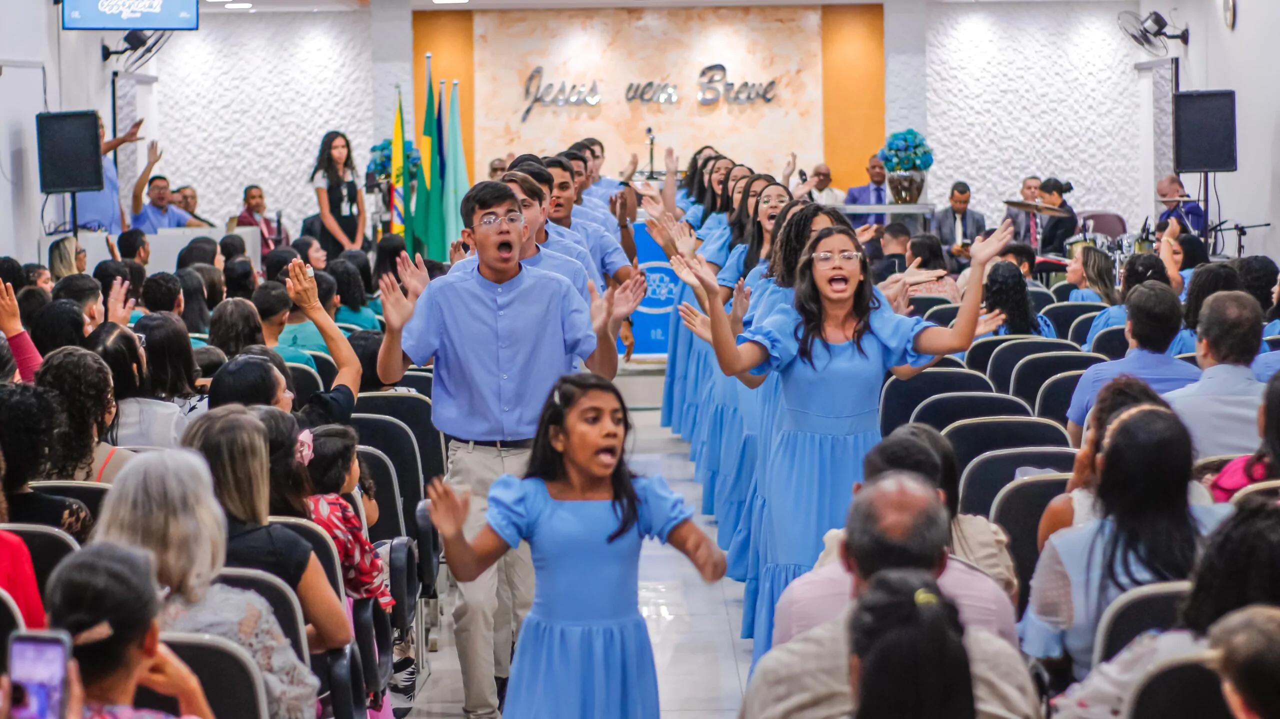 Batismo no Espírito Santo e salvação marcam festividade dos jovens do templo sede – Imagem: Anderson Siqueira/Mídia AD Chã do Pilar