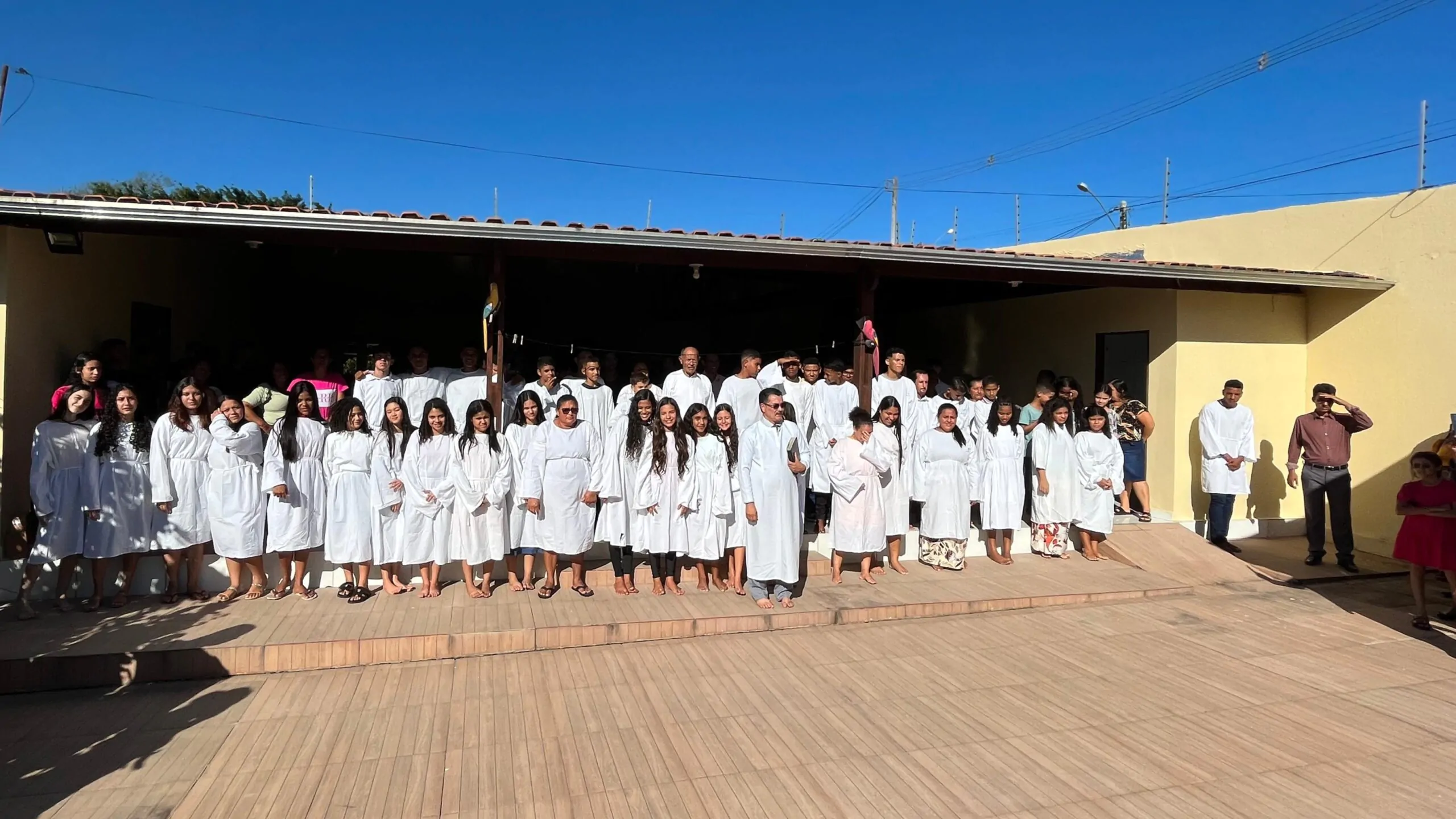 62 novos membros são batizados pela AD Chã do Pilar – Imagem: Abilene Ester