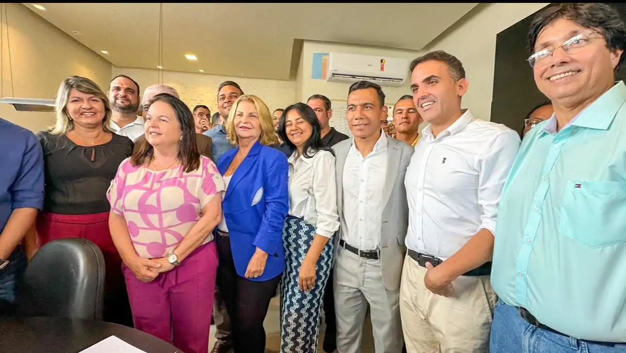 Pastor Cláudio acompanha posse de Tayronne Henrique como prefeito interino de Pilar – Foto: Reprodução/Mídias sociais