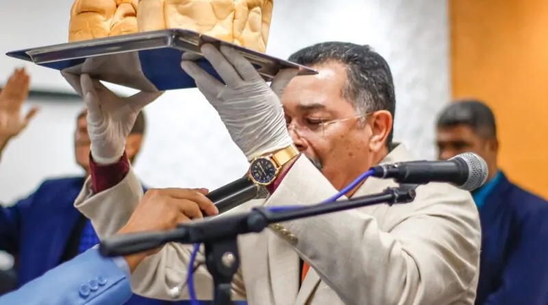 Três pessoas entregam suas vidas a Cristo na primeira Santa Ceia de 2024 – Imagem: Anderson Siqueira/Mídia AD Chã do Pilar
