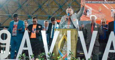 Quatro pessoas entregaram suas vidas a Cristo na abertura do 9° Aviva – Imagem: Anderson Siqueira/Mídia AD Chã do Pilar