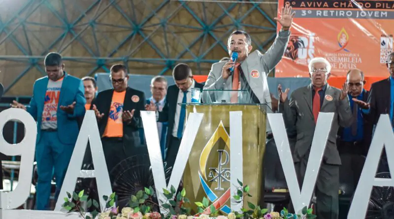 Quatro pessoas entregaram suas vidas a Cristo na abertura do 9° Aviva – Imagem: Anderson Siqueira/Mídia AD Chã do Pilar