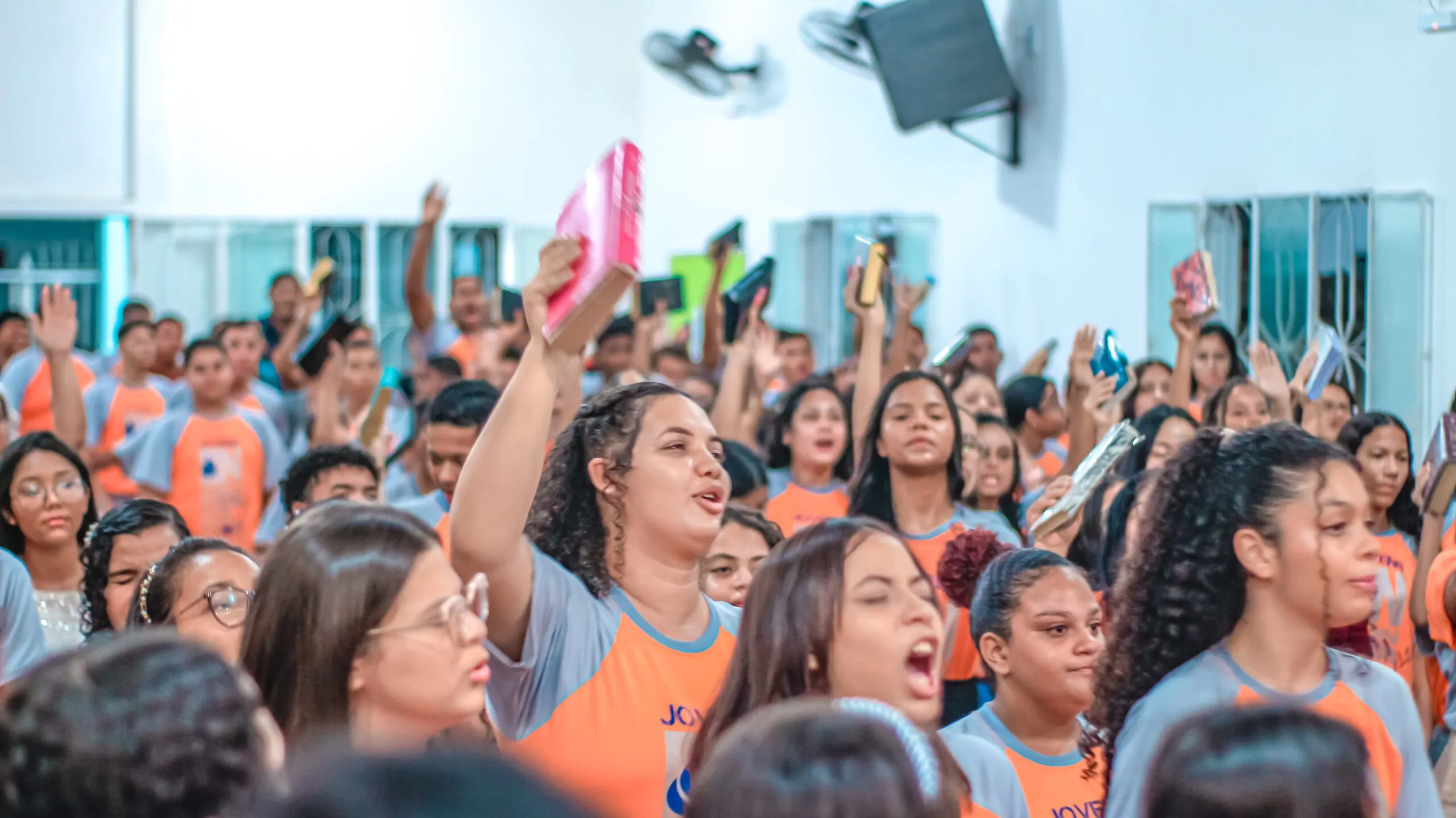 Jovens são batizados no Espírito Santo e profetizam no encerramento do 3º Retiro – Imagem: Anderson Siqueira/Mídia AD Chã do Pilar Jovens são batizados no Espírito Santo e profetizam no encerramento do 3º Retiro – Imagem: Anderson Siqueira/Mídia AD Chã do Pilar