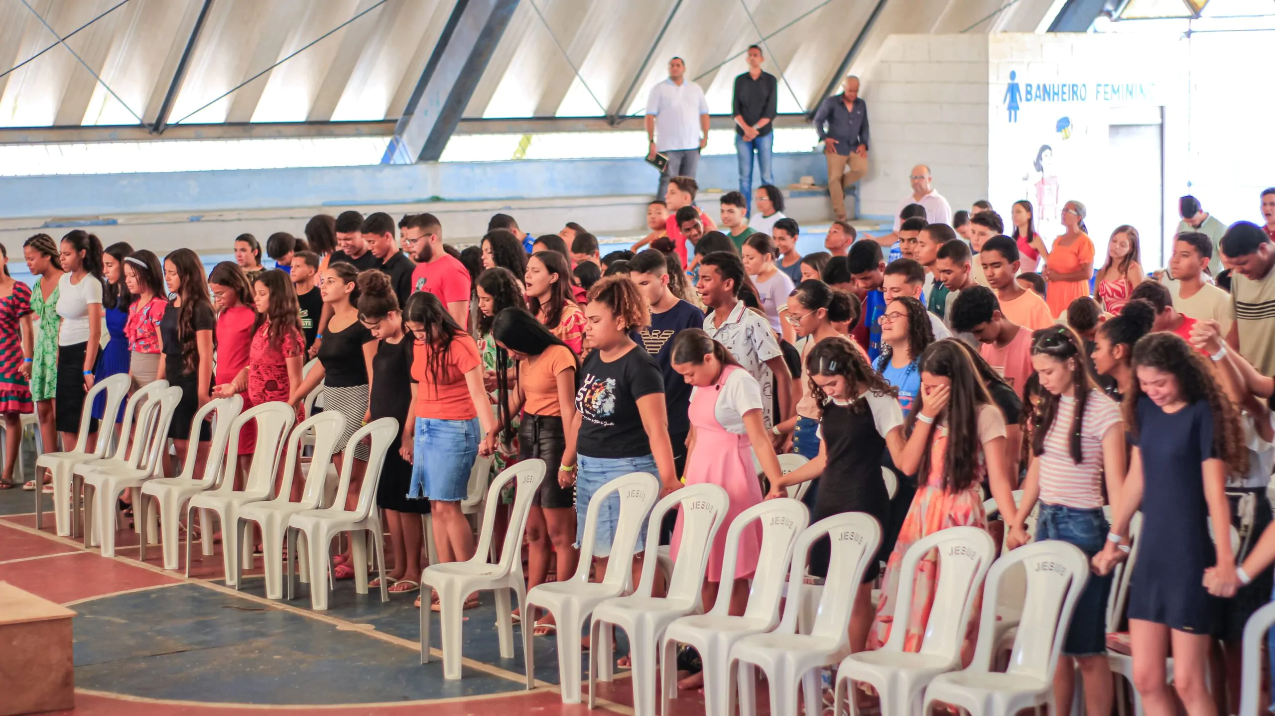 Último dia do 3° Retiro: jovens exaltam ao Senhor durante 2h30, ininterruptamente – Imagem: Nataniely Nogueira/Mídia AD Chã do Pilar