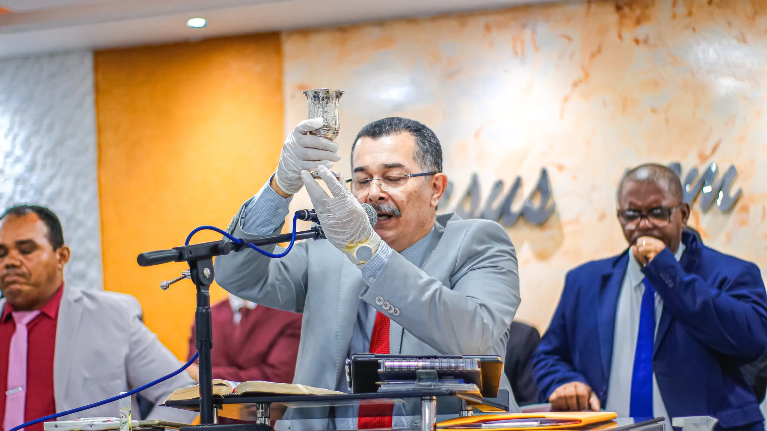Santa Ceia: “O Senhor está com os braços de misericórdia abertos para você” – Imagem: Anderson Siqueira/Mídia AD Chã do Pilar
