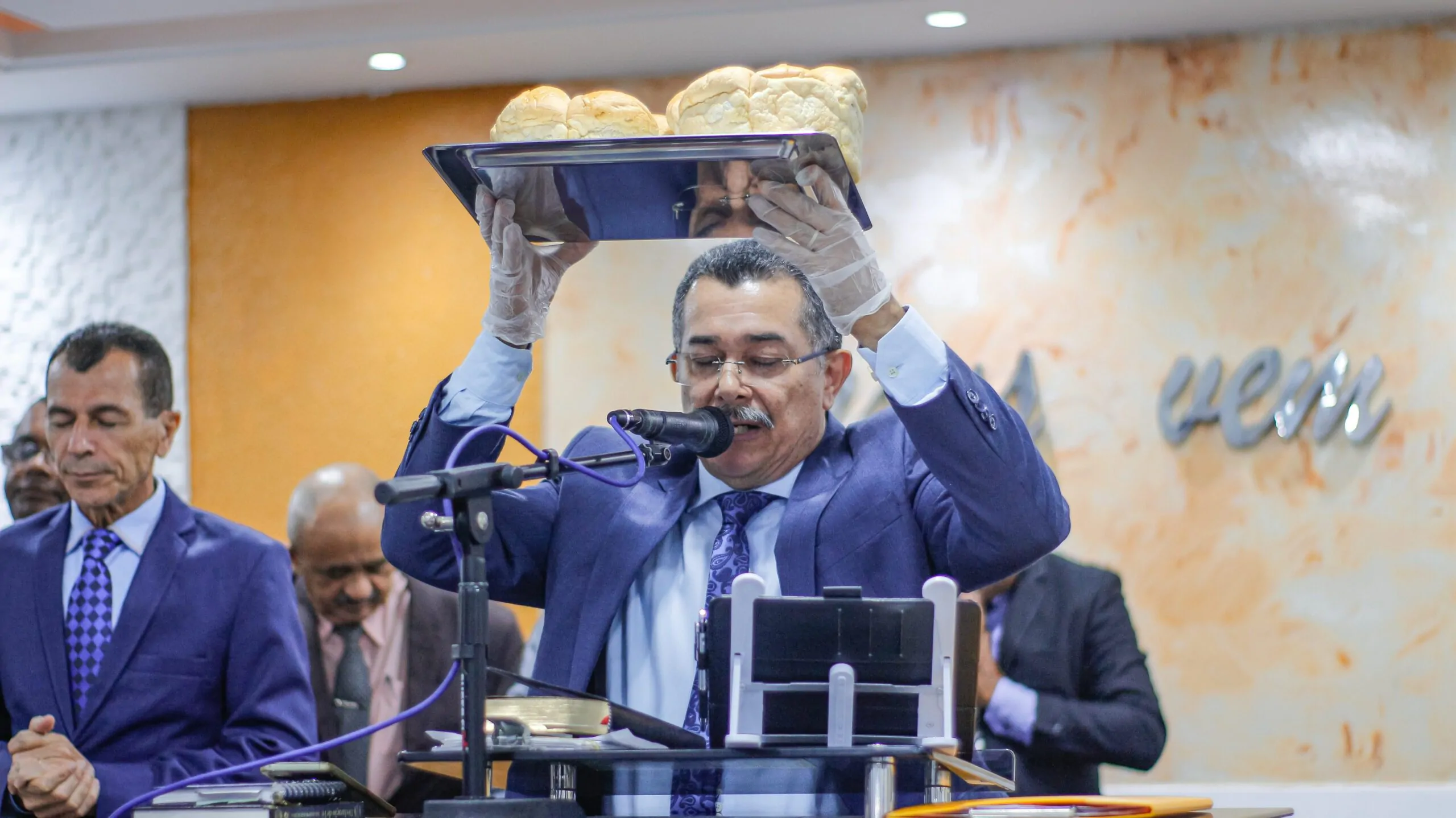Santa Ceia: “quando erramos o nome de Cristo é quem sofre”, afirma pastor Cláudio – Imagem: Anderson Siqueira/Mídia AD Chã do Pilar