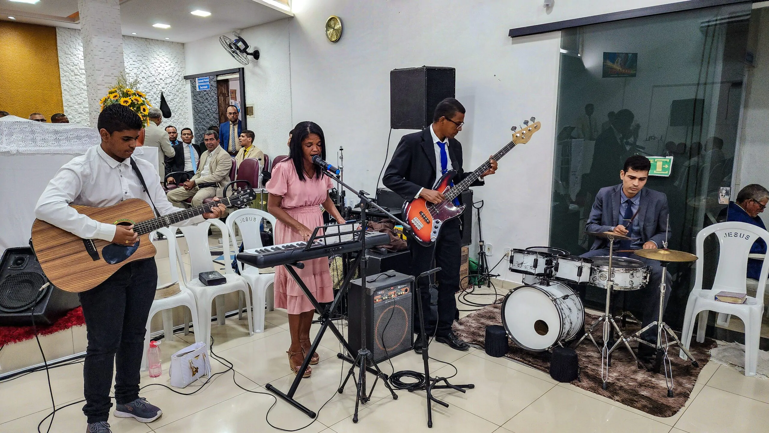 Assembleia de Deus em Chã do Pilar realiza o culto de Santa Ceia do mês de novembro - Imagem: Nataniely Nogueira/ADCOM Assembleia de Deus em Chã do Pilar realiza o culto de Santa Ceia do mês de novembro - Imagem: Nataniely Nogueira/ADCOM