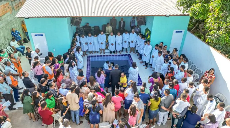 Com batismo de 44 pessoas, novo tanque batismal da AD Chã do Pilar é inaugurado – Imagem: Anderson Siqueira/ADCOM