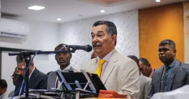 Pastor Cláudio prega sobre “como ser semelhante a Cristo” na última Santa Ceia de 2024 – Imagem: Anderson Siqueira/ADCOM