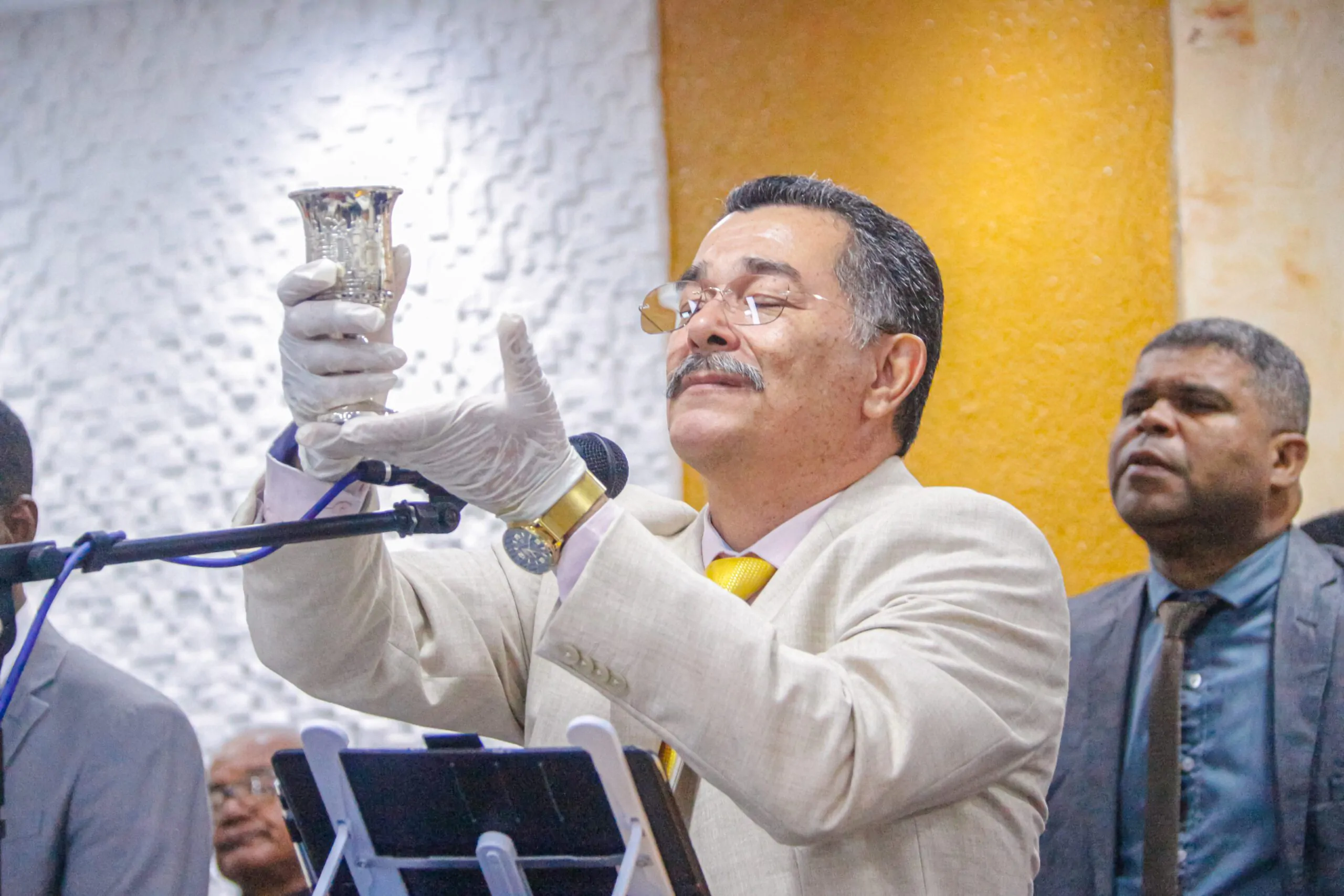 Pastor Cláudio prega sobre “como ser semelhante a Cristo” na última Santa Ceia de 2024 – Imagem: Anderson Siqueira/ADCOM 
