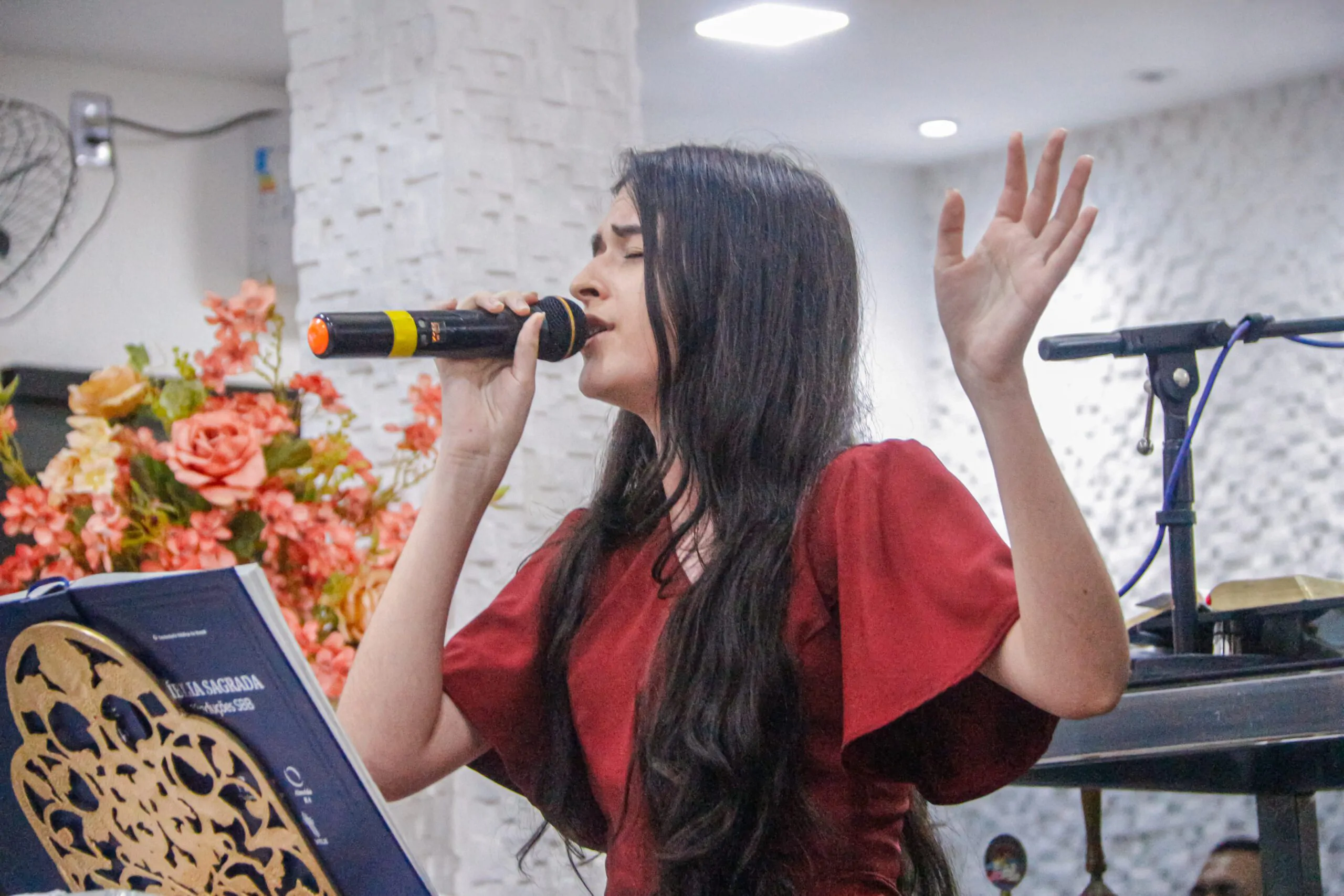 Pastor Cláudio prega sobre “como ser semelhante a Cristo” na última Santa Ceia de 2024 – Imagem: Anderson Siqueira/ADCOM