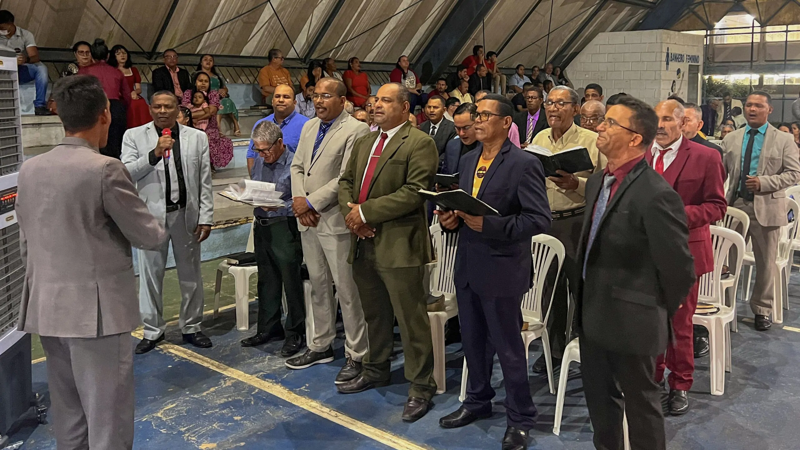 Centenas de pessoas acompanham o encerramento do 10° Aviva no CAIC - Imagem: Anderson Siqueira/ADCOM Centenas de pessoas acompanham o encerramento do 10° Aviva no CAIC - Imagem: Anderson Siqueira/ADCOM