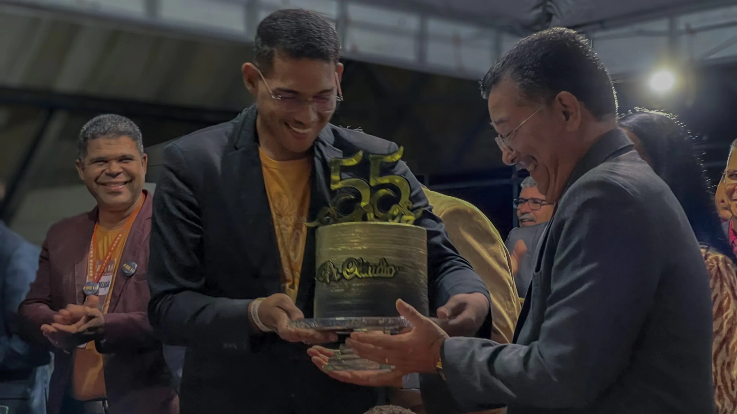 Centenas de pessoas acompanham o encerramento do 10° Aviva no CAIC - Imagem: Anderson Siqueira/ADCOM Centenas de pessoas acompanham o encerramento do 10° Aviva no CAIC - Imagem: Anderson Siqueira/ADCOM