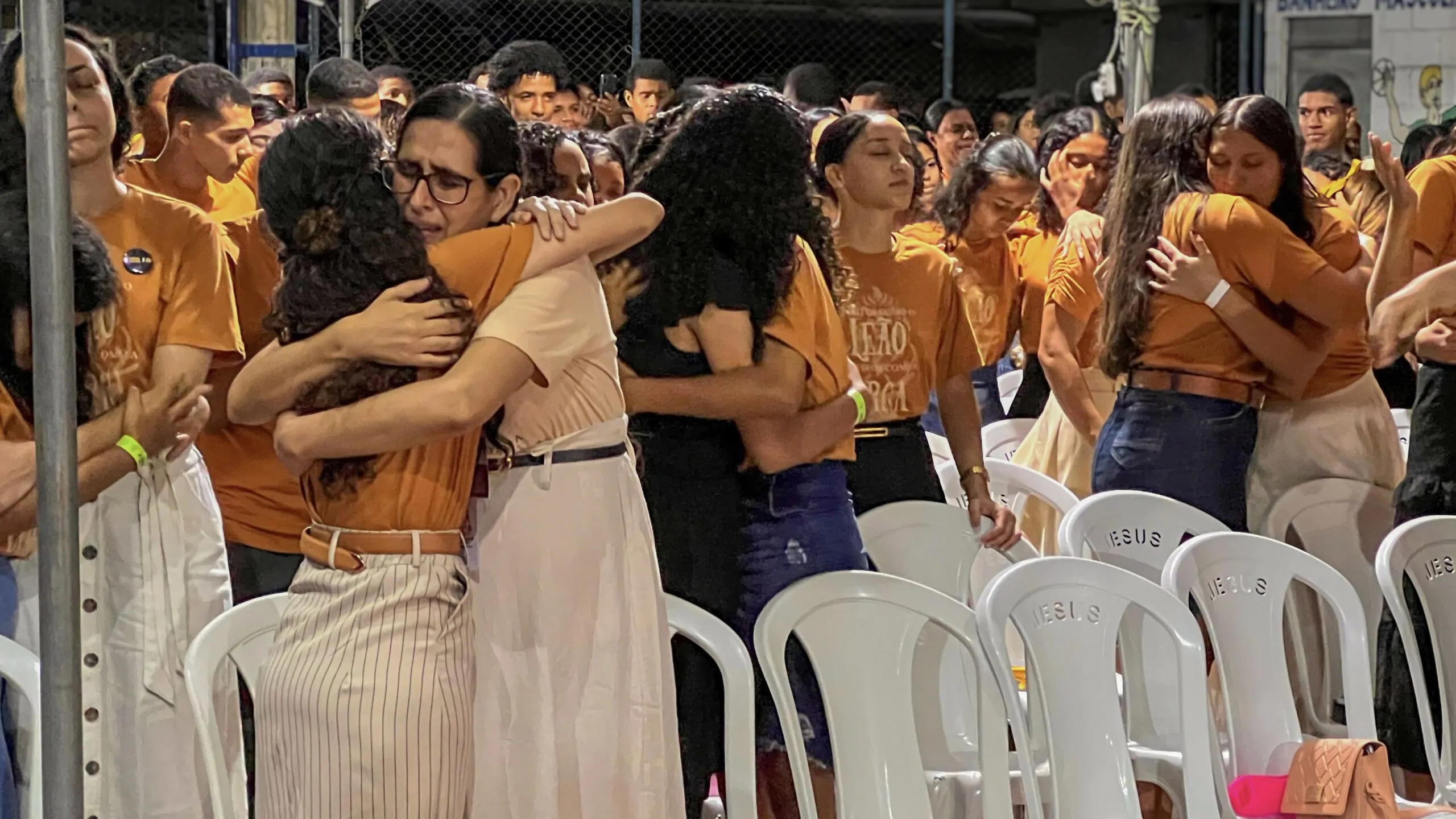Centenas de pessoas acompanham o encerramento do 10° Aviva no CAIC - Imagem: Anderson Siqueira/ADCOM Centenas de pessoas acompanham o encerramento do 10° Aviva no CAIC - Imagem: Anderson Siqueira/ADCOM