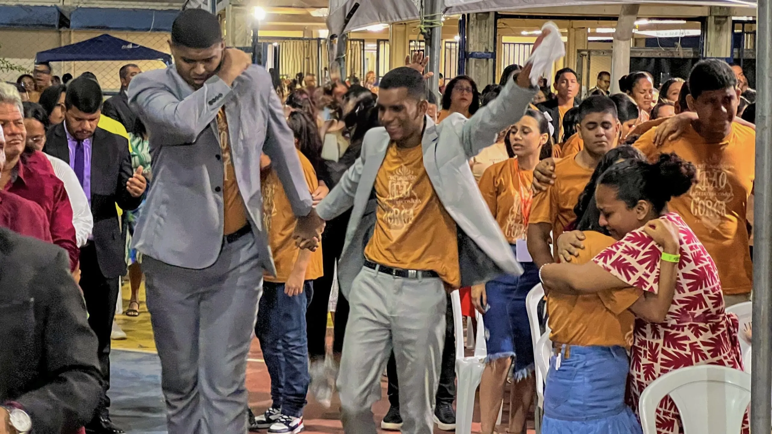 Centenas de pessoas acompanham o encerramento do 10° Aviva no CAIC - Imagem: Anderson Siqueira/ADCOM Centenas de pessoas acompanham o encerramento do 10° Aviva no CAIC - Imagem: Anderson Siqueira/ADCOM