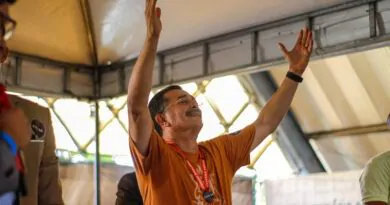 Manhã de batismo no Espírito Santo marca o segundo dia do estudo bíblico do 4° Retiro Jovem - Imagem: Anderson/Siqueira