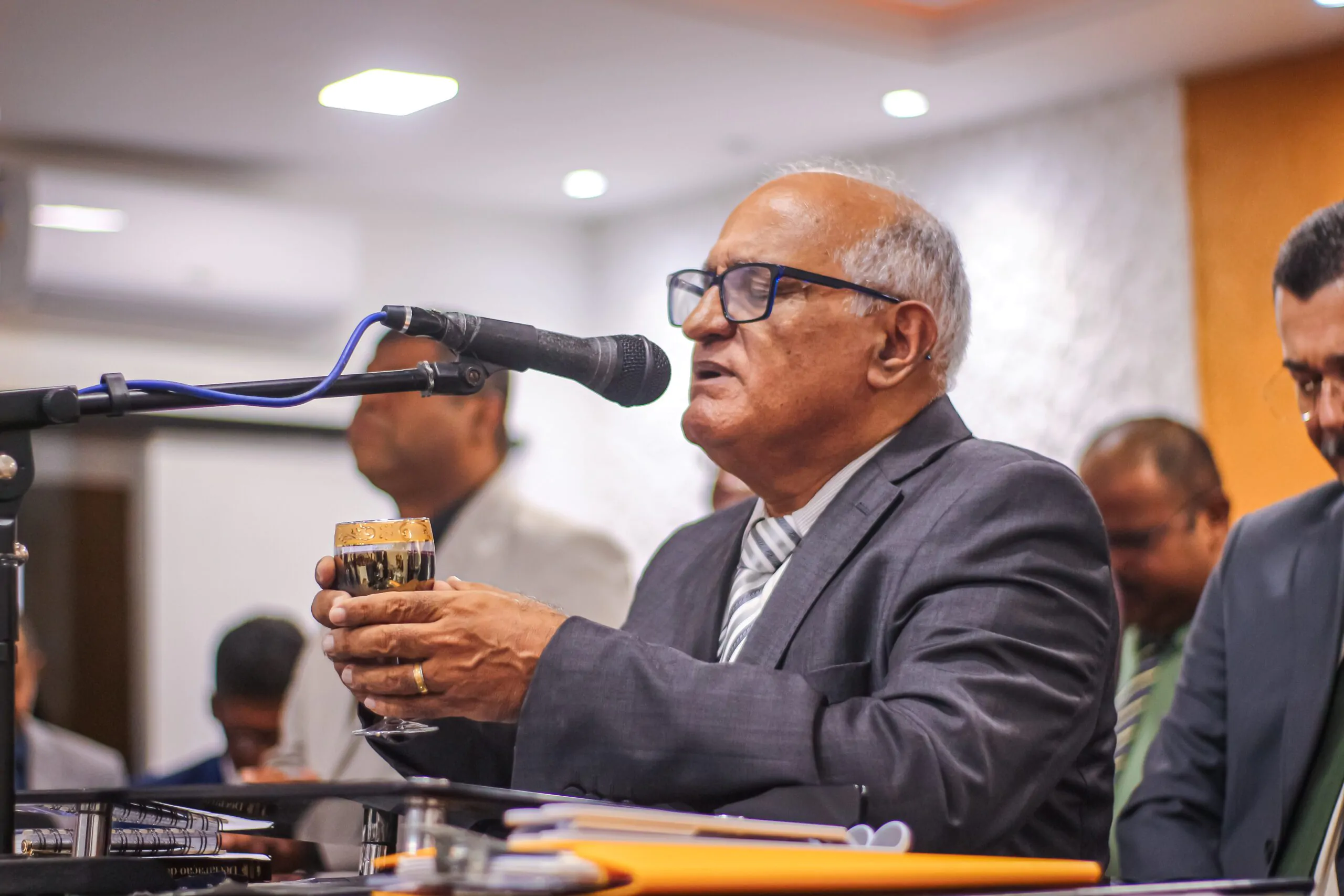 Pastor Pedro Idalino ministra na Santa Ceia de junho da AD Chã do Pilar – Imagem: Anderson Siqueira/ADCOM