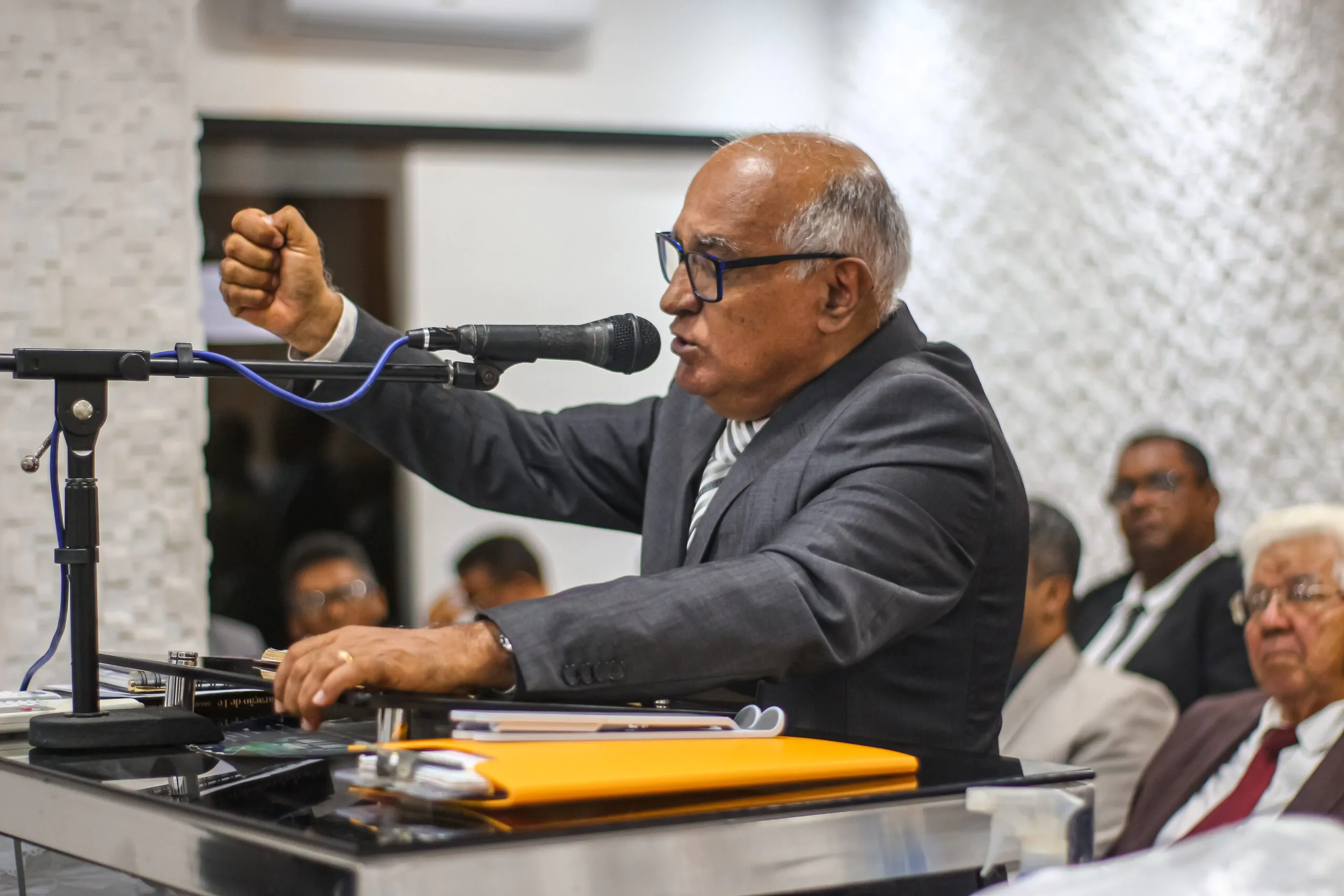 Pastor Pedro Idalino ministra na Santa Ceia de junho da AD Chã do Pilar – Imagem: Anderson Siqueira/ADCOM