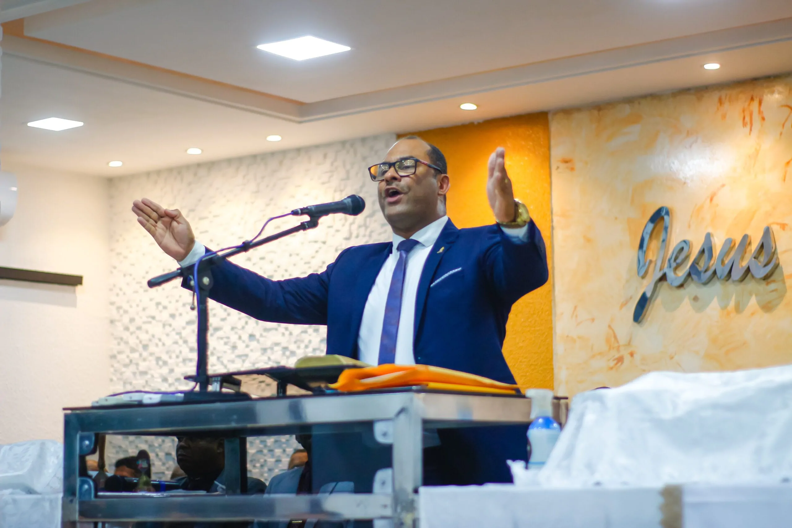 Culto de Santa Ceia destaca a mensagem da cruz e o sacrifício vicário de Cristo - Imagem: Anderson Siqueira/ADCOM